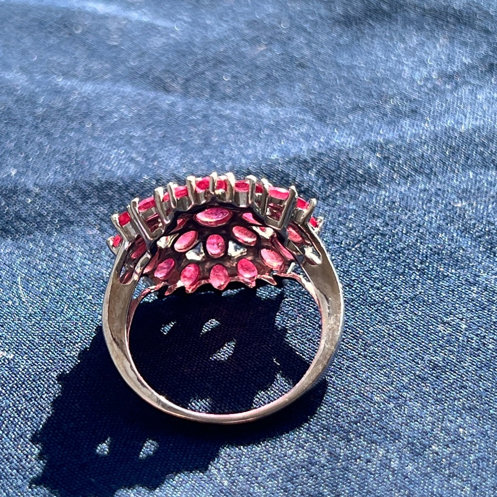 Woman’s Ruby ring - Picture 3 of 5
